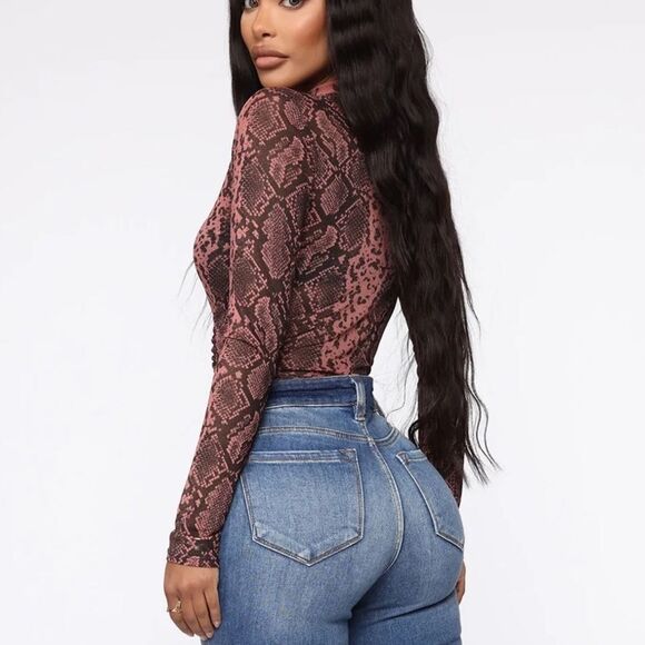 Can't Hide From Me Snakeskin Mesh Top - Mauve/combo NWOT - Picture 2 of 4